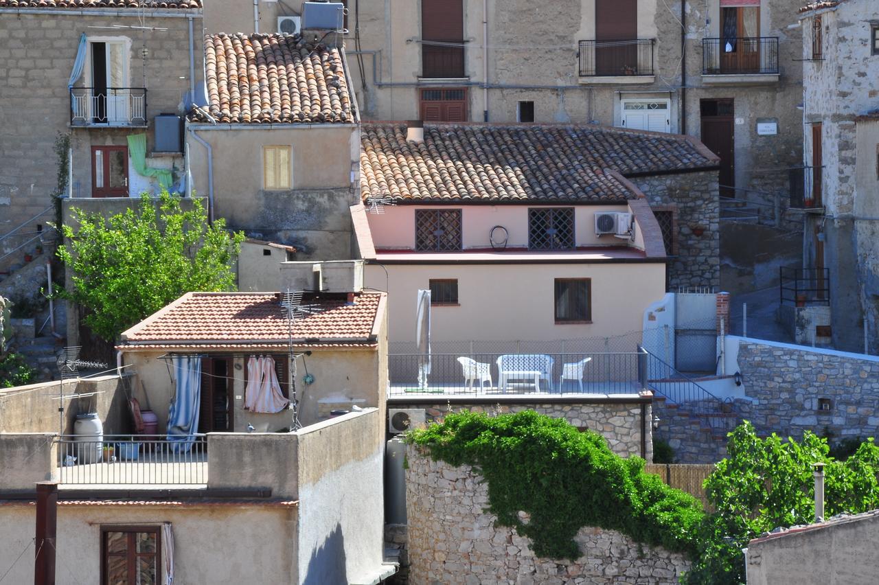 Villetta In Centro Storico Caccamo Luaran gambar