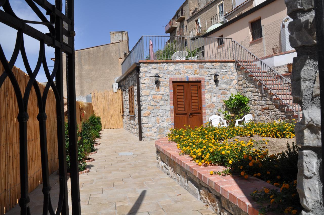 Villetta In Centro Storico Caccamo Luaran gambar