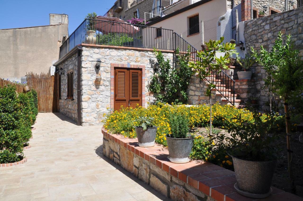 Villetta In Centro Storico Caccamo Luaran gambar